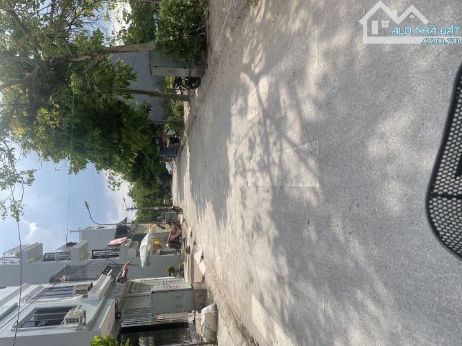 TĐC Phương Nhị, Liên Ninh (xã Ngọc Hồi). DT:40m, vỉa hè, oto tránh, kinh doanh.