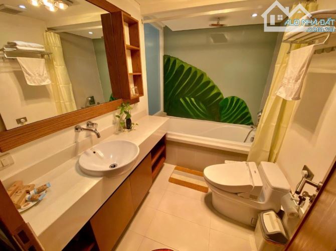 Bán nhà Đào Tấn, DT 219m x 7 tầng, mặt tiền 26m, dòng tiền 3 tỷ/năm, 105 tỷ đồng