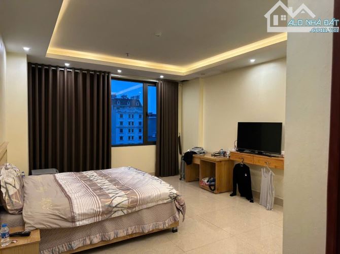 Bán khách sạn 7 tầng góc nhìn vườn hoa Hòa Đình DT,112m,MT,7m, Hướng ĐN&TN,Giá,34,5 tỷ