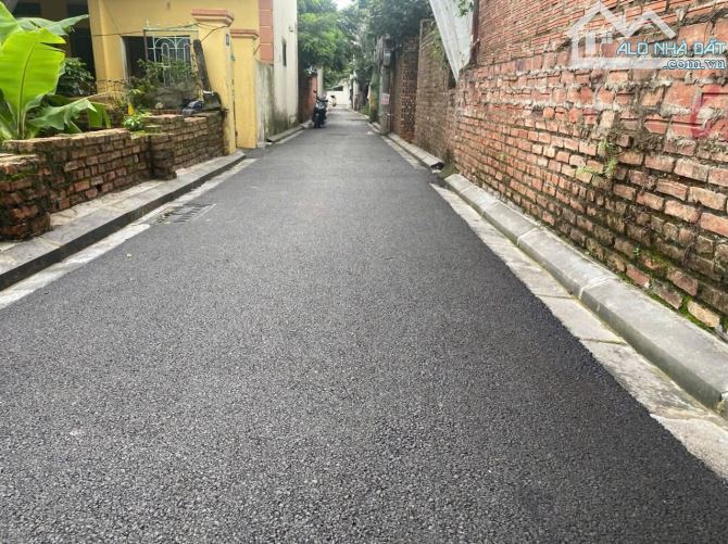 BÁN ĐẤT THẠCH BÀN GIÁ 4.X TỶ, DT40M2, MT3.6M, Ô TÔ CÁCH 30M, CHỦ MÓT BÁN