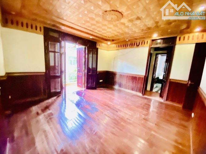 BIỆT THỰ NHÀ VƯỜN – 160m², MT 10M, 4.5 TẦNG – GIÁ CHỈ HƠN 200 TRIỆU/M² – CƠ HỘI ĐẦU TƯ