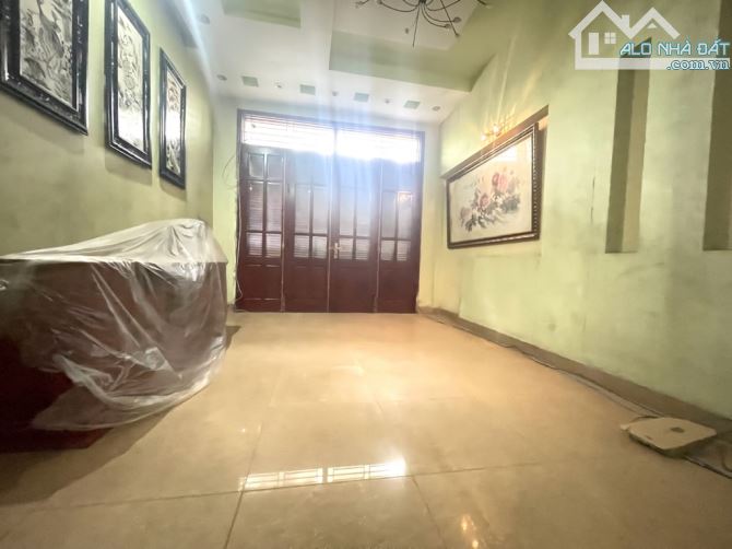 Biệt thự Phùng khoang. Nam từ Liêm 135m 5 tầng 29.5 tỷ.kinh doanh đẹp.tiện ích .phố ăn .