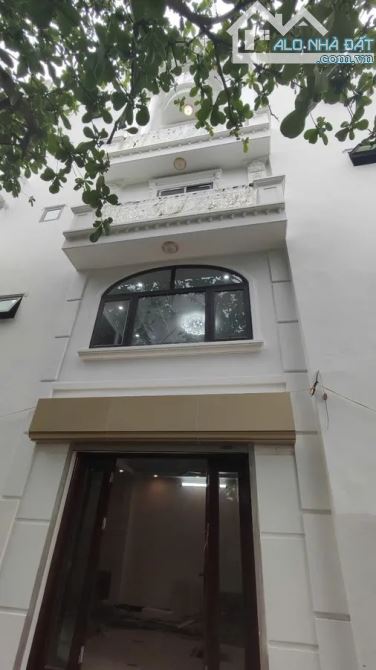 Bán nhà Thạch Bàn 35m 6 tầng mặt 7.2m 9.8 tỷ thang máy ô tô tránh kinh doanh
