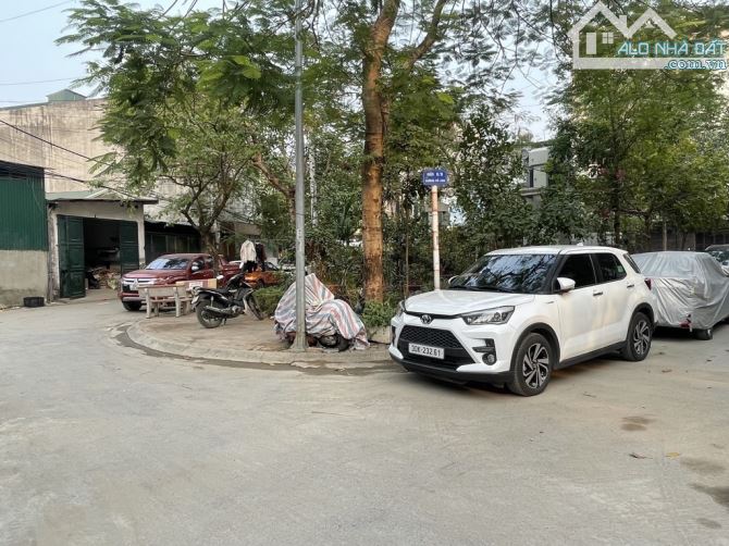 BÁN NHÀ RIÊNG PHỐ CỔ LINH, GẦN AEON, GIÁ CHÀO 5,85 TỶ