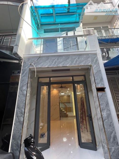 NHÀ MỚI TINH MUA VÀO Ở NGAY, XE HƠI ĐẬU CỬA, TIỆN ÍCH BAO QUANH