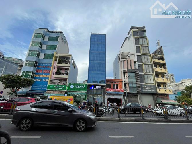 Bán nhà mặt tiền Nguyễn Văn Cừ, Phường 1, Quận 5 DT 4.5x44m CN 185m2 3 tầng giá 45 tỷ