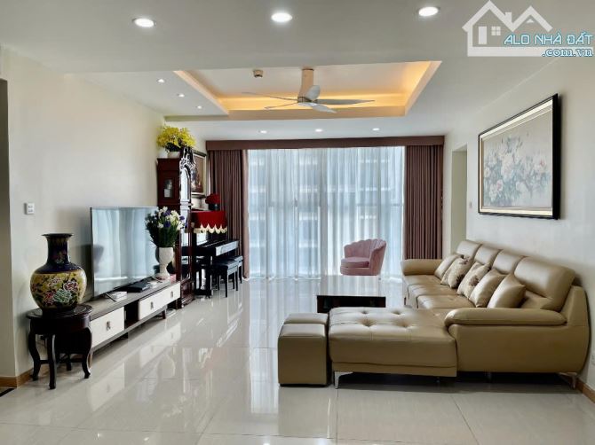 Căn Hộ 4PN Chung Cư Thăng Long Number One DT 137m View Hồ Nhân CHính SĐCC Giá 11 tỷ