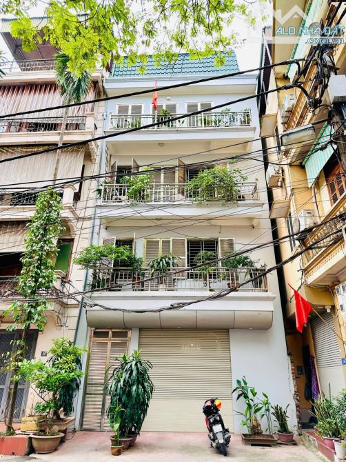 BÁN NHÀ ĐƯỜNG KIM GIANG. GARA Ô TÔ. 82M2 - 5 TẦNG. MT 7M. GIÁ NHỈNH 20 TỶ.