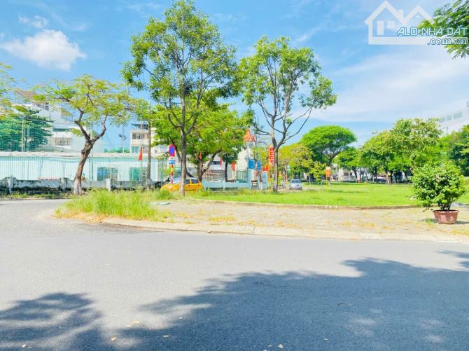 SIÊU PHẨM HẢI CHÂU-- 6 TẦNG VIEW CÔNG VIÊN- GIÁ TỐT NHẤT THỊ TRƯỜNG.
