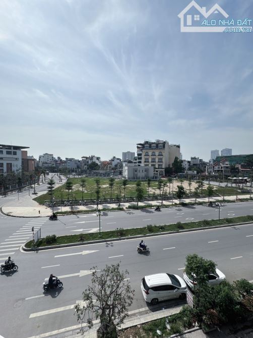 NHÀ MỚI TINH - FULL NỘI THẤT CAO CẤP -THANG MÁY XỊN XÒ - VỪA Ở VỪA KINH DOANH