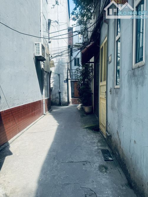 Bán nhà Dương Văn Bé, Minh Khai, 35m2 x 5 tầng, ô tô 10M, Giá: 6,5 tỷ( ctl)