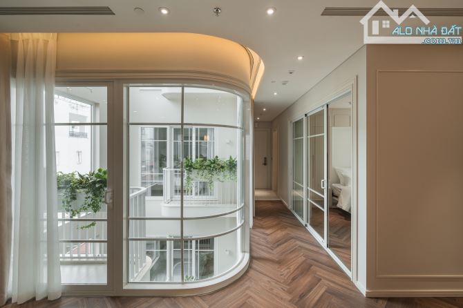 Bán nhà phố Huế , Toà nhà 10 tầng, 300m2 , mặt phố, gara ô tô, KD đỉnh, có hoàn công