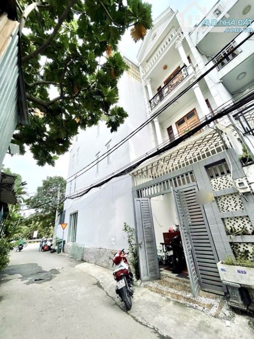 Bán nhà 4 tầng FULL NỘI THẤT đường AN PHÚ ĐÔNG 09,phường AN PHÚ ĐÔNG, Q12, dt 60m².Hẻm oto