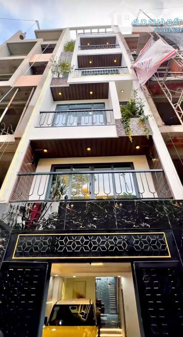 BÁN NHÀ CỔ LINH GIÁ 8.X TỶ, 40M2, MT5M, 6 TẦNG THANG MÁY, FULL NỘI THẤT, KINH DOANH