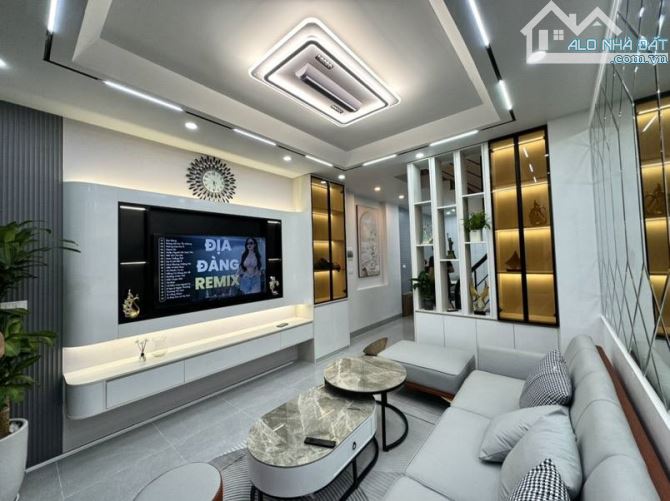 💥💥 HƠN 5 TỶ NHÀ KHU VỰC QUẬN UỶ BẮC TỪ LIÊM, VĂN TIẾN DŨNG – TÂY TỰU, OTO GẦN
