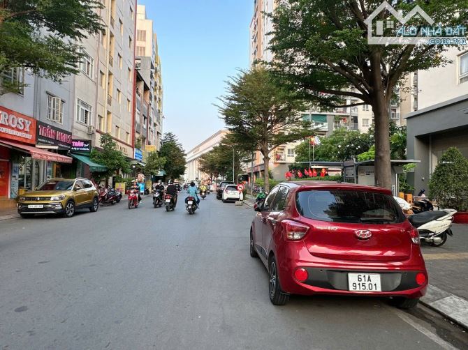 Giảm 3 TỶ còn 27 TỶ đường 16m Nguyễn Kiệm 127m2 ngang 6.5m 6 lầu T.máy ngay BV 175.