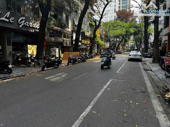 BÁN TÒA NHÀ PHỐ HOÀNG QUỐC VIỆT, 250M2 MẶT TIỀN 12M VỚI GIẤY PHÉP CHUẨN CHỈ - 1