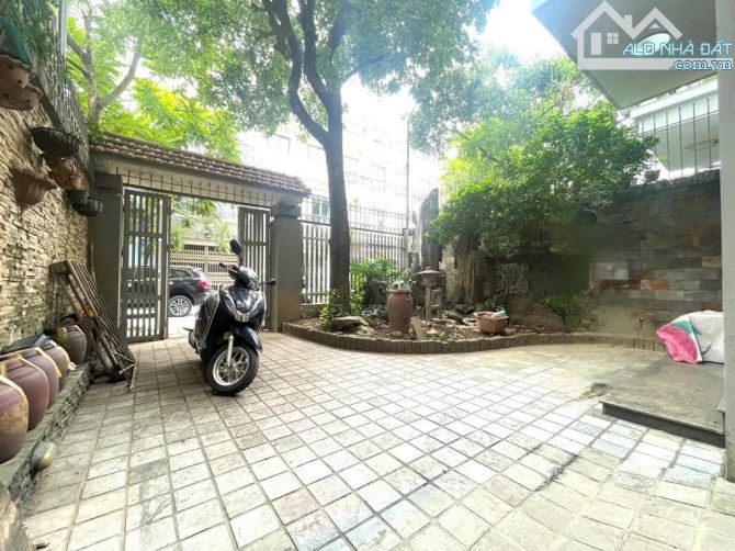 BÁN BIỆT THỰ VIP GIÁ RẺ - KHU VỰC NAM TỪ LIÊM. 132M 5T MT 7M, 220TR/M - 1