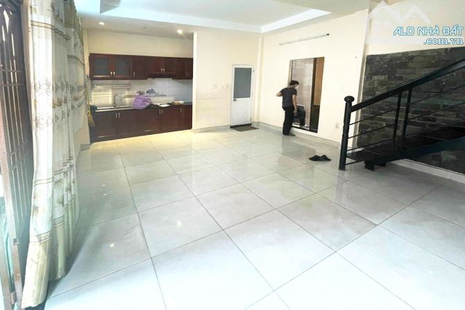Bán nhà Thích Quảng Đức, Phú Nhuận, 6m x 5m, 3 Tầng, gần Mặt tiền - Giá 5.8 tỷ TL - 1
