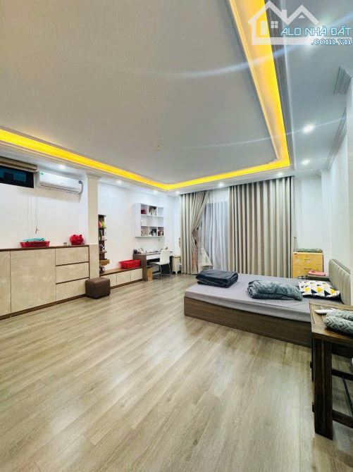 Nhà phố Hồng Mai, Quận Hai Bà Trưng, Lô góc, 6 tầng thang máy, DT 52m2, MT 4.8m, Giá 17 tỷ