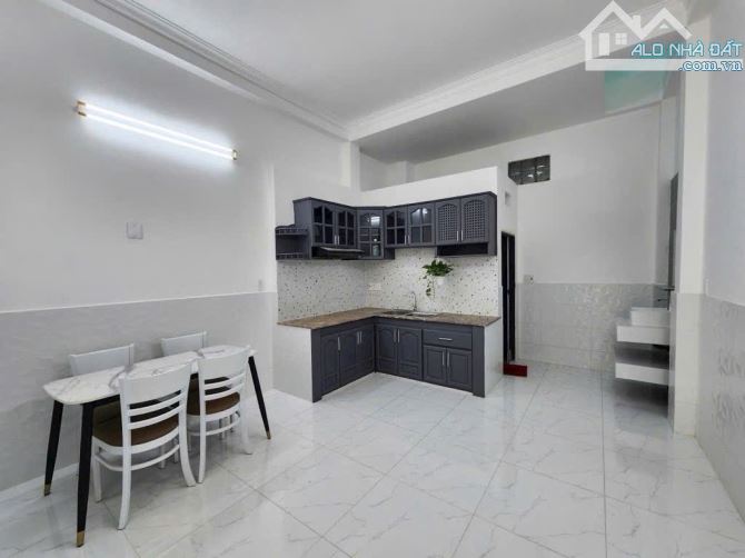 Bán nhà mới 3 tầng xe hơi, 52m2, Bùi Tư Toàn, Bình tân, giáp Kinh Dương Vương, chỉ 5.7 tỷ - 1
