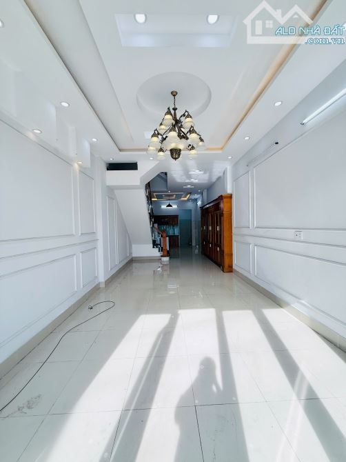 Nhà phố mặt tiền kinh doanh gần BigC Go và chợ Dĩ An 1 p. Tân Đông Hiệp - 1