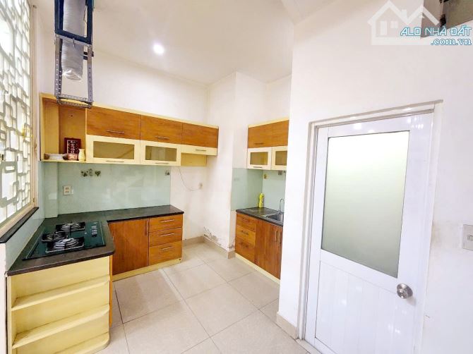Bán nhà 2 lầu hẻm 125 đường Nguyễn Thị Tần P.Rạch Ông Quận 8 - 1