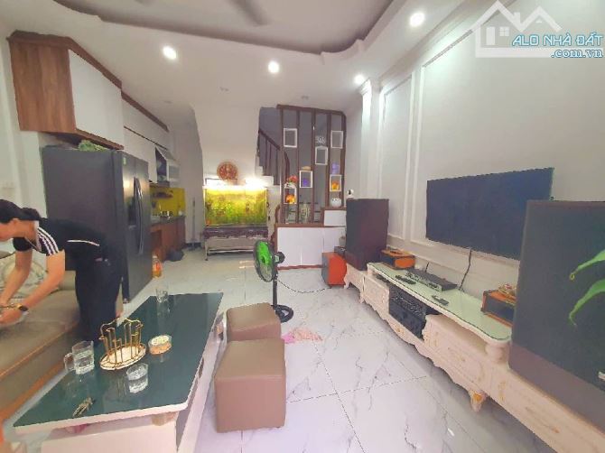 Bán nhà Hoài Đức Di Trạch 6 tầng ô tô đỗ cửa 33m2 chỉ 5.4 tỷ - 1