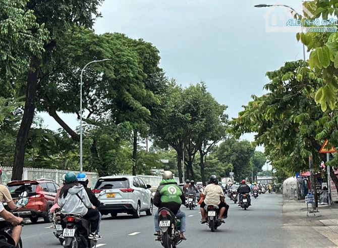Giảm 3 TỶ còn 27 TỶ đường 16m Nguyễn Kiệm 127m2 ngang 6.5m 6 lầu T.máy ngay BV 175. - 1