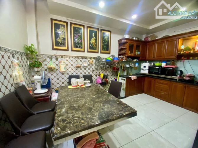 Siêu phẩm 4 tầng, cạnh nhà ga T3, chỉ nhỉnh 12 tỷ, nhà đẹp - giá tốt, BÁN NHANH - 1