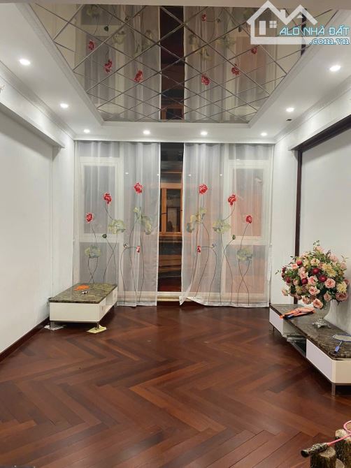 BÁN NHÀ MẶT NGÕ Ô TÔ TRÁNH. ĐƯỜNG VŨ HỮU. KINH DOANH. 64M2 - 5 TẦNG. - 12
