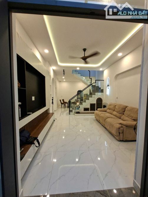 Gần ĐL Võ Văn Kiệt. 2 tầng (4x12m 48m²) hẻm ô tô 7m - chỉ 5 tỷ - giáp Q5, Q6, Quận 8, Tên - 13