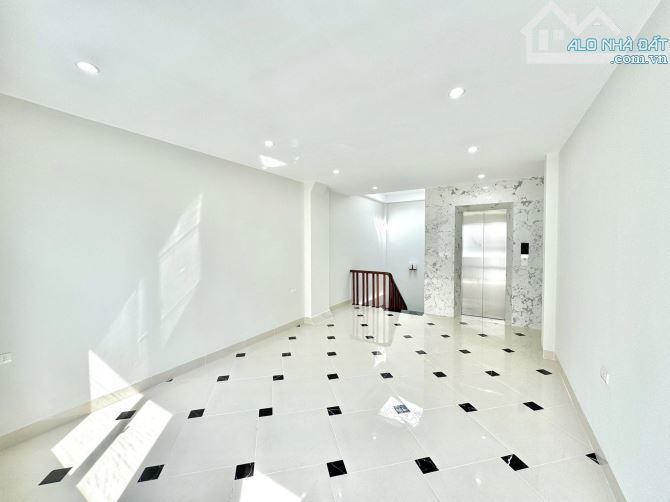 BÁN NHÀ ĐƯỜNG ĐỊNH CÔNG THƯỢNG. GARA Ô TÔ. NHÀ MỚI. THANG MÁY. 60M2 - 7 TẦNG. - 17