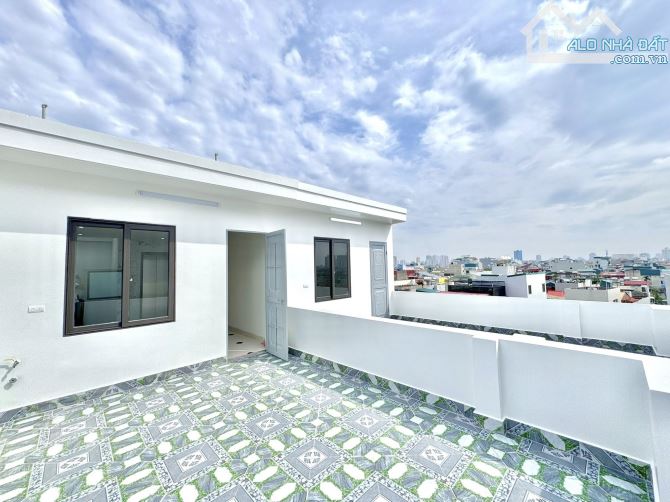BÁN NHÀ ĐƯỜNG ĐỊNH CÔNG THƯỢNG. GARA Ô TÔ. NHÀ MỚI. THANG MÁY. 60M2 - 7 TẦNG. - 18