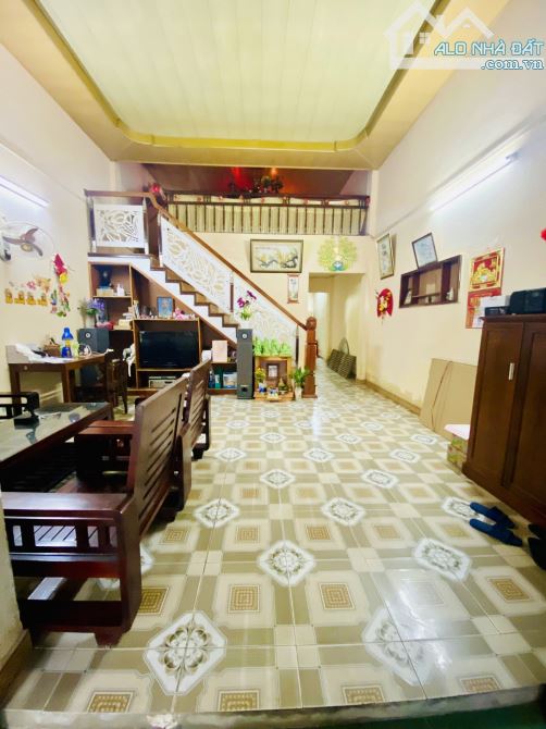 NHÀ CẤP 4 CHƯA QUA ĐẦU TƯ TÔ HIỆU- 95 m2 VUÔNG ĐÉT 2 MẶT KIỆT Ô TÔ - GẦN ĐƯỜNG NHỈNH 3 TỶ - 2