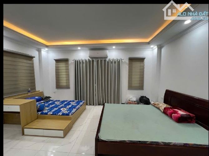Ô TÔ 4 CHỖ ĐỖ CỬA, VÀO NHÀ, XÂY ĐỘC LẬP. CHÂU ĐÀI -BẮC TỪ LIÊM 33M GIÁ 5,35 TỶ 4 TẦNG  - V - 2