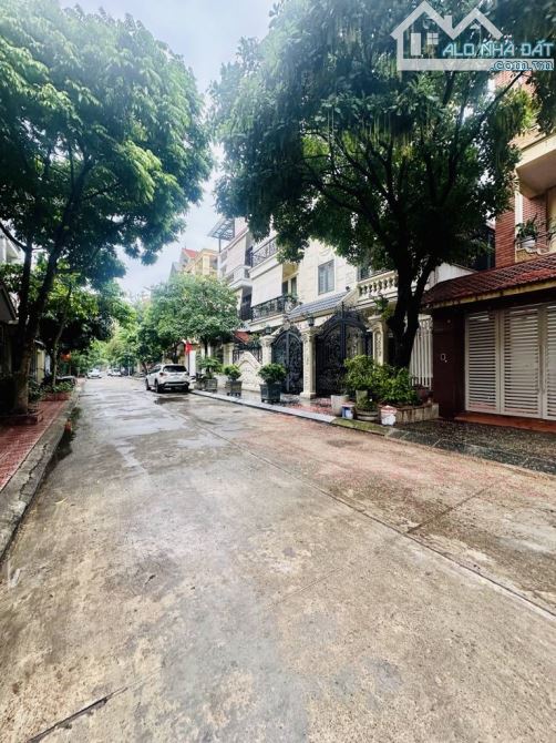 BIỆT THỰ NHÀ VƯỜN – 160m², MT 10M, 4.5 TẦNG – GIÁ CHỈ HƠN 200 TRIỆU/M² – CƠ HỘI ĐẦU TƯ - 2