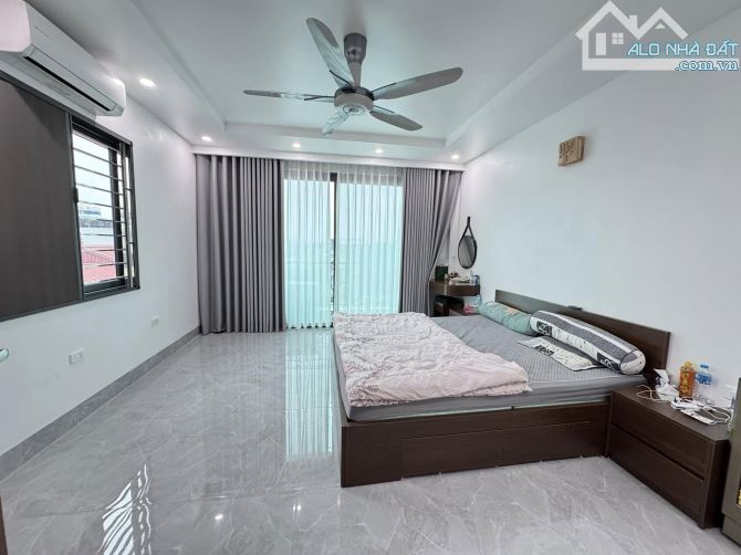bán gấp nhà  tại ĐỨC GIANG - 50m 4tầng lô góc đường Ô TÔ TRÁNH - chỉ hơn 10tỷ ạ - 2