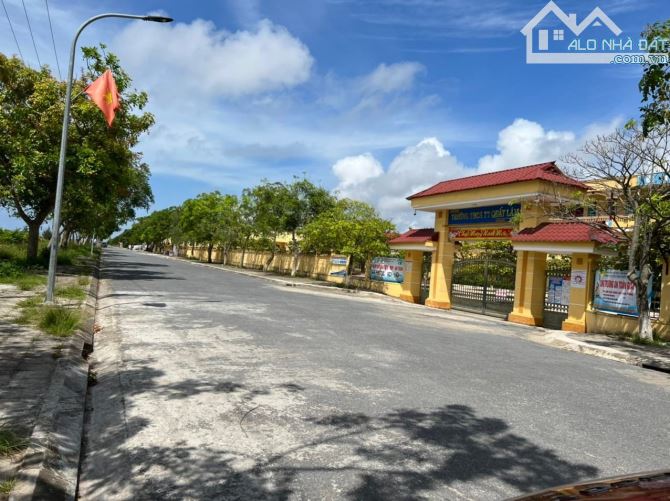 Cực hiếm đất Thị trấn Quất Lâm, 3 mặt thoáng 68m2 MT6.6m ô tô vào đất giá đầu tư F0 - 2