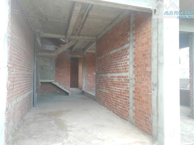 BÁN CĂN BIỆT THỰ HOÀN CÔNG VỚI 257m2 NGANG 10m HƯỚNG ĐÔNG NAM BÊN CẠNH DỰ ÁN SUNGROUP - 2
