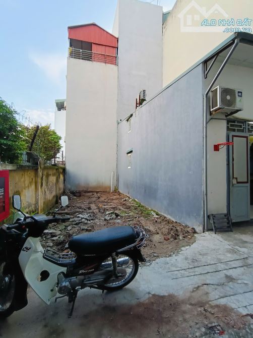 MÌNH CẦN BÁN MẢNH ĐẤT NGỌC THỤY- 40M2 *MT 4M LÔ GÓC - 2 THOÁNG NGÕ RỘNG CÓ SẴN GPXD 7TẦ - 2