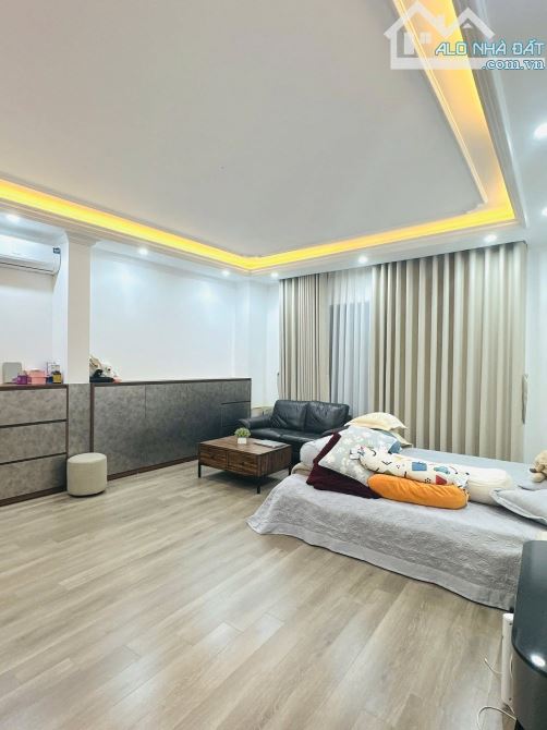 Nhà phố Hồng Mai, Quận Hai Bà Trưng, Lô góc, 6 tầng thang máy, DT 52m2, MT 4.8m, Giá 17 tỷ