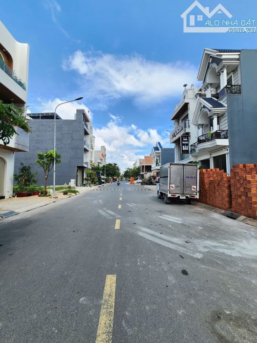 7,3Tỷ TL🔥Bán nhà 110m2 Full Công Năng, KDC gần vòng xoay An Phú 1km, p.An Phú_Tp.Thuận An - 2