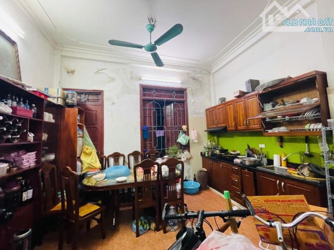 Hiếm! Bán Nhà Chùa Láng, Đống Đa - Ôtô 7 Chỗ Vào Nhà- KD- 52M2- 4Tầng - Mt 4.3m - 15Tỷ Hơn - 2