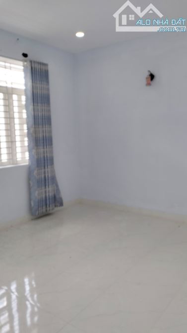 NHÀ ĐẸP GIÁ RẺ – HẺM XE HƠI TRÁNH – SÁT ĐẠI HỌC GTVT,  DT 5x16m – 2 tầng – 3PN – 4.5 tỷ - 2