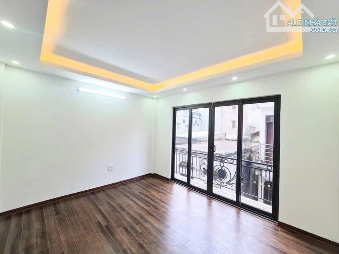 Bán nhà Dương Văn Bé, Minh Khai, 35m2 x 5 tầng, ô tô 10M, Giá: 6,5 tỷ( ctl) - 2