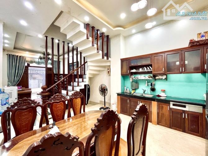 Bán nhà 4 tầng FULL NỘI THẤT đường AN PHÚ ĐÔNG 09,phường AN PHÚ ĐÔNG, Q12, dt 60m².Hẻm oto - 2