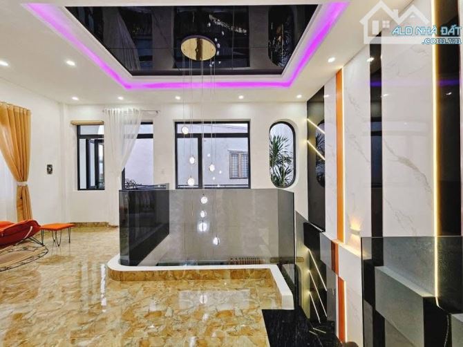 BÁN NHÀ VIỆT HƯNG GIÁ 9.X TỶ, 70M2, MT5M, 4 TẦNG, Ô TÔ, VIEW CÔNG VIÊN - 2