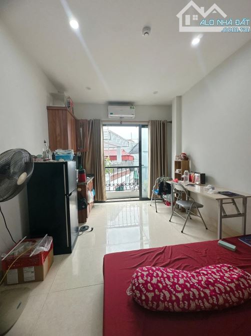 NHÀ NGUYỄN  TRÃI NẰM TẠI VỊ TRÍ RẤT ĐẸP - GẦN PHỐ  - TRƯỚC NHÀ THOÁNG - Ô TÔ NHỎ ĐỖ CỬA - - 2
