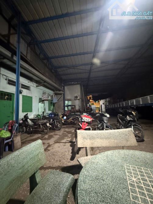 MẶT TIỀN BÌNH CHIỂU -SÁT TRƯỜNG C2 BC - 732m2 - NHÀ C4 + DÃY PHÒNG TRỌ - 2